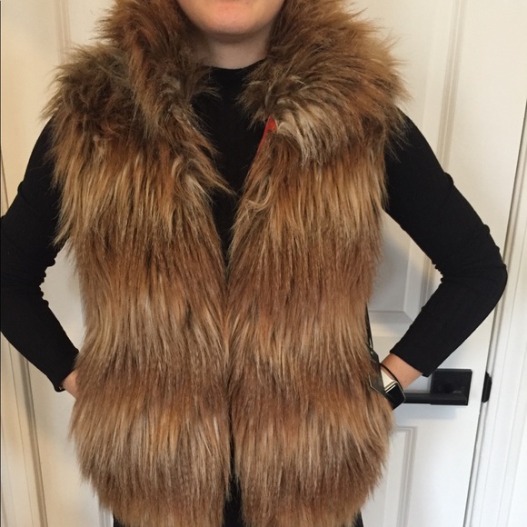 JACK by BB Dakota Fur Vest - Picture 2 of 6